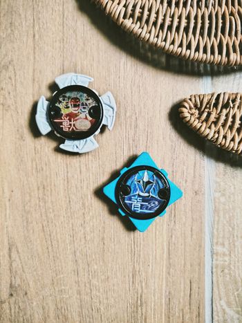 🌟 Power rangers ninja steel lot étoiles ishiban badge en mousse rangers bleu et Wild force blanche marque bandai