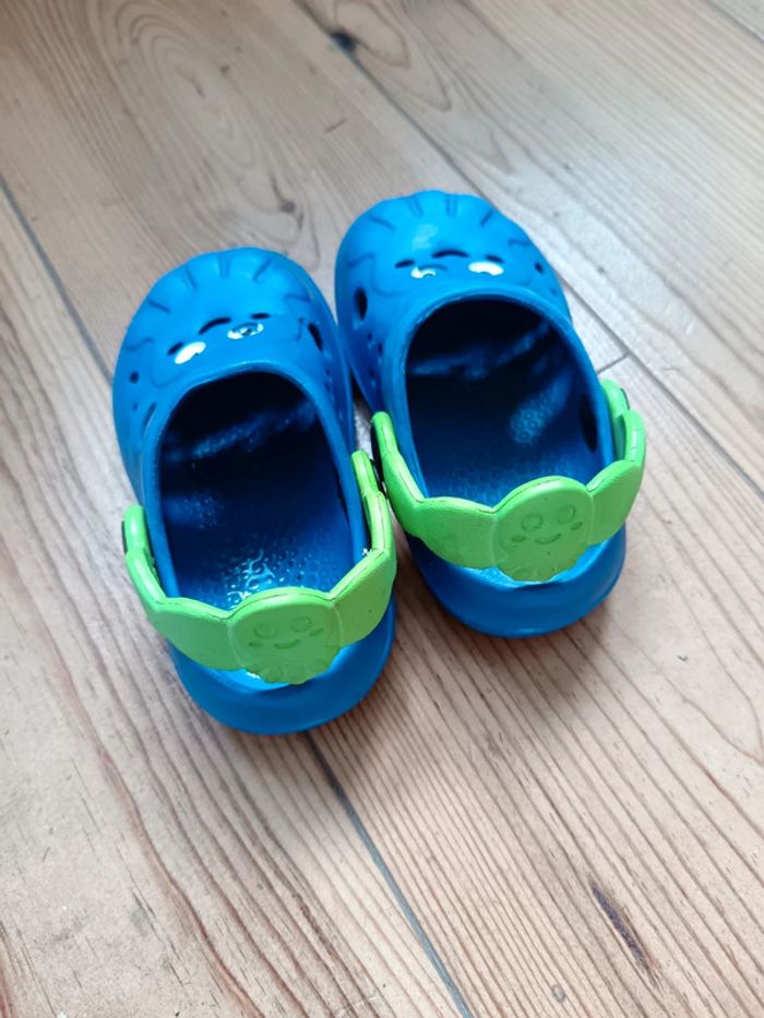 Sandales type Crocs - photo numéro 3