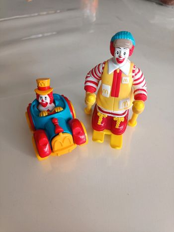 Lot de 2 Figurines McDonald's Vintage - Ronald en Voiture et Ronald sur Skis (avec défauts)