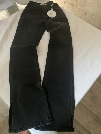 Jean évasé taille 34 cindy-H neuf avec étiquette