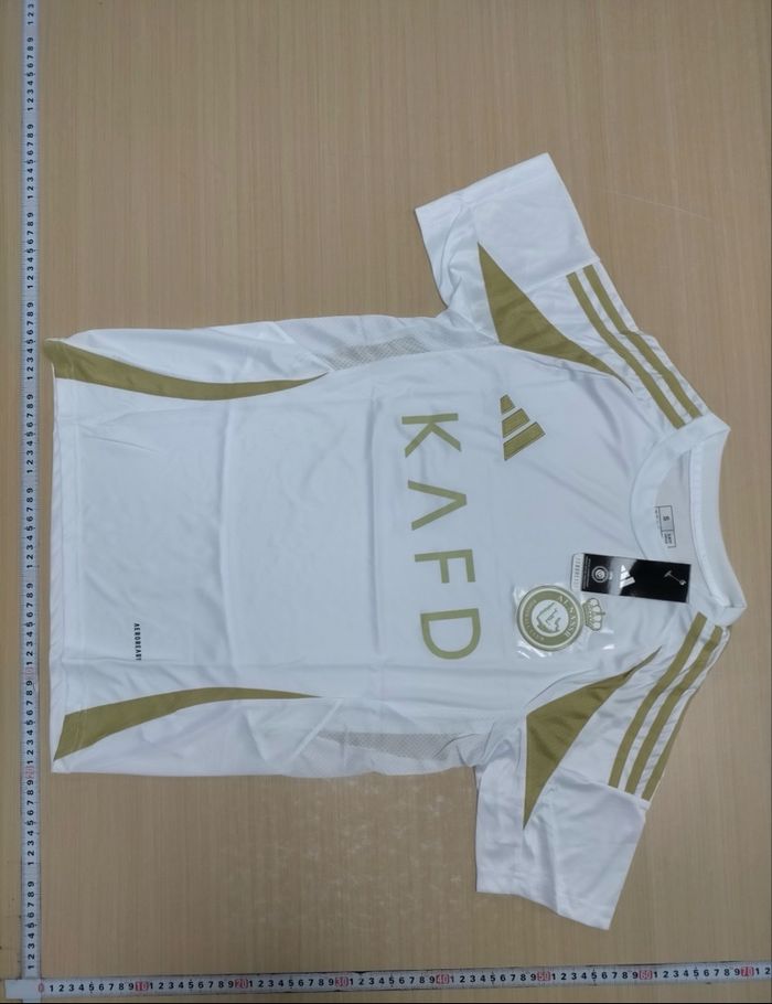 Maillot de foot doré et blanc - photo numéro 4
