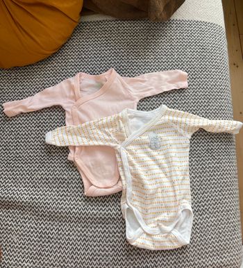 2 bodies taille 1 mois