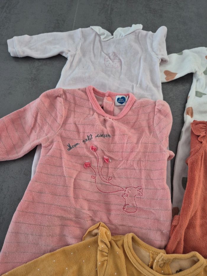 5 pyjamas velours 3mois - photo numéro 2