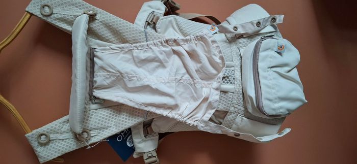 Porte-bébé ergobaby omnibreeze neuf - photo numéro 3