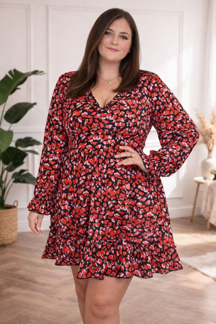 Robe cœurs affolants pétillant rouge rose et noir Femme taille 54 marque Boohoo 💍
