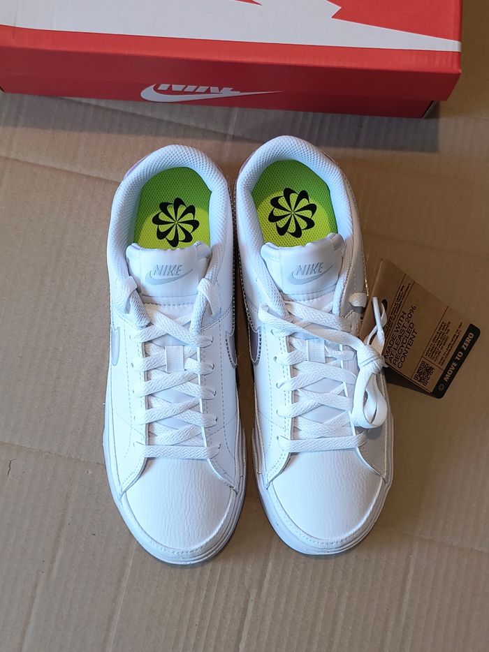 Baskets chaussures Nike taille 39 - photo numéro 6