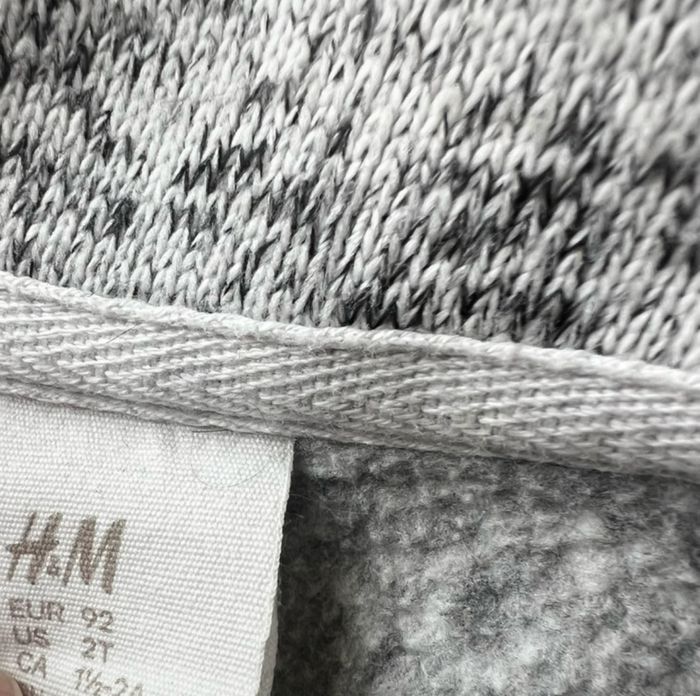 Ensemble H&M  Taille 2 ans 92 cm  Très bon état    Prix que sur les lots         #bebefille6mois   #bebegarcon #naissance #naissancegarcon #nourrisson #maternité #sacfemme #grossesse #ensemblebebe #prixnegociable #prixlots #chauffebiberon #éveil #evei - photo numéro 2