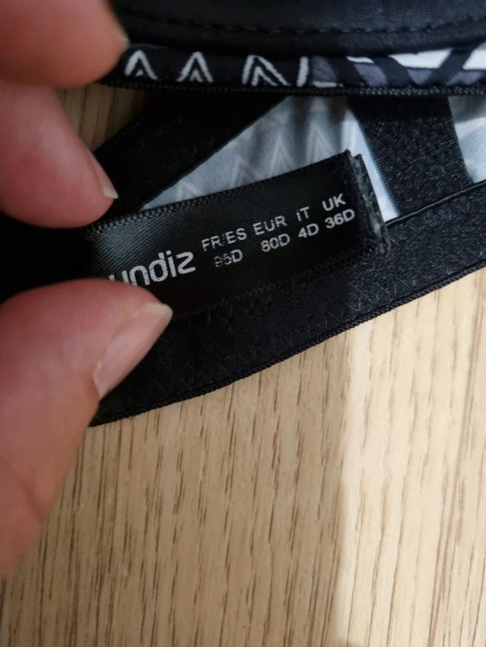 Soutien gorge - photo numéro 3