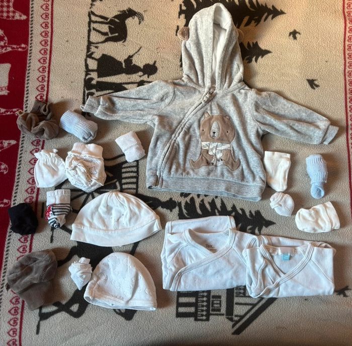 Lot vêtements bébé 0/1 mois