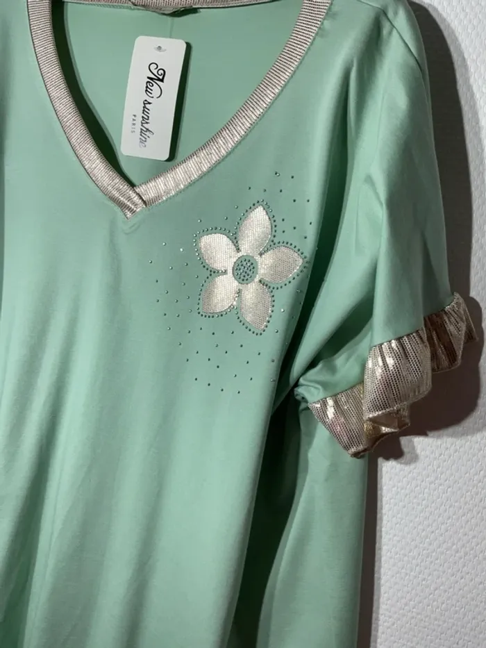 T-shirt « fleurs » femme taille unique (38-44)- new sunshine - neuf avec étiquette - photo numéro 2