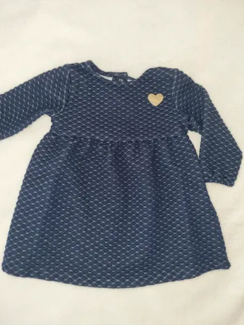 Robe manches longues taille 9 mois