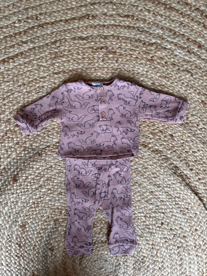 Lot de 3 tenues fillette - 3 mois - très bon état - photo numéro 2