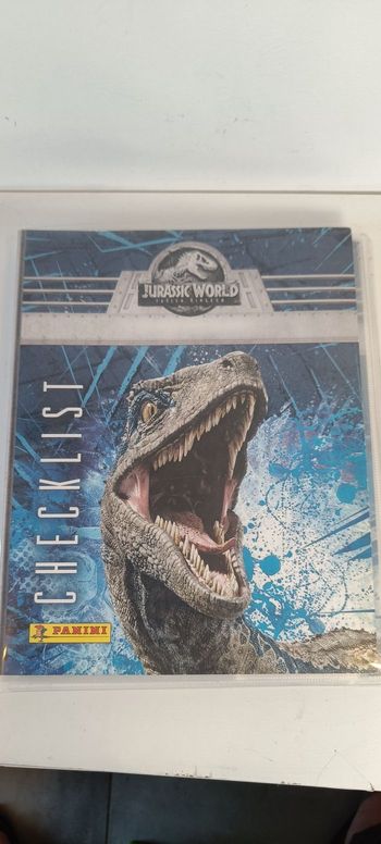 classeur jurassic world panini avec 159 carte unique