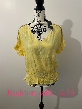 T-shirt blouse à manches courtes jaune col V épaule broderie neuf Fashion taille S / M