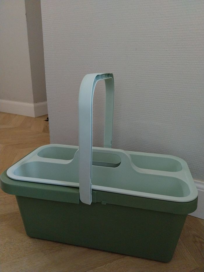 Seau avec porte produits Ikea