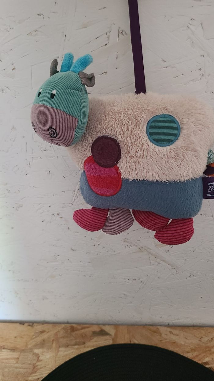 Doudou Vache peluche Musicale Les Jolis pas Beaux Moulin Roty