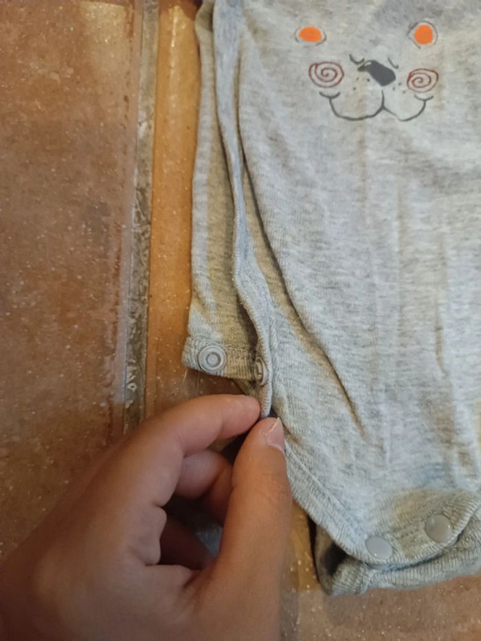 Body garçon 6 MOIS - photo numéro 3