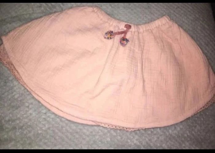 🌸jupe zara 3-4 ans tbe🌸