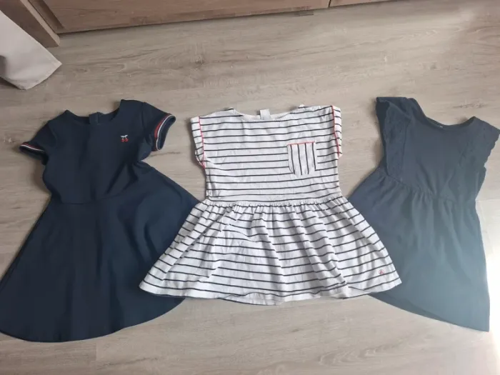 Lot 3 robes filles 4 ans