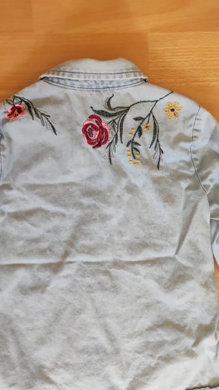 Chemise en jean taille 4 ans - photo numéro 4