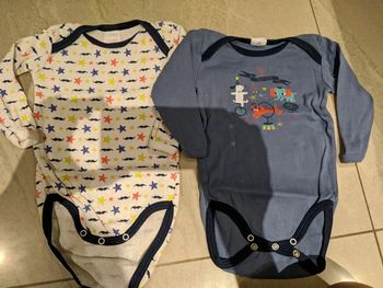 Lot de 2 bodys absorba 6 mois