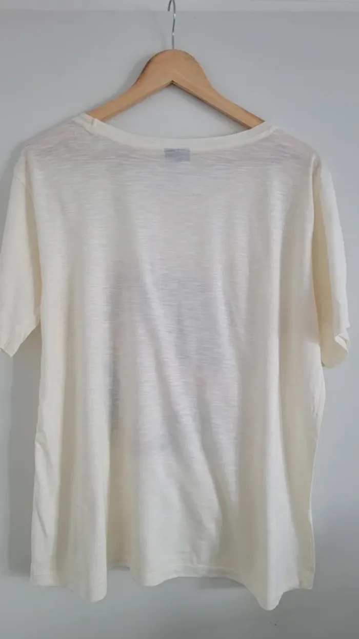 Tee-shirt blanc cassé neuf - photo numéro 2