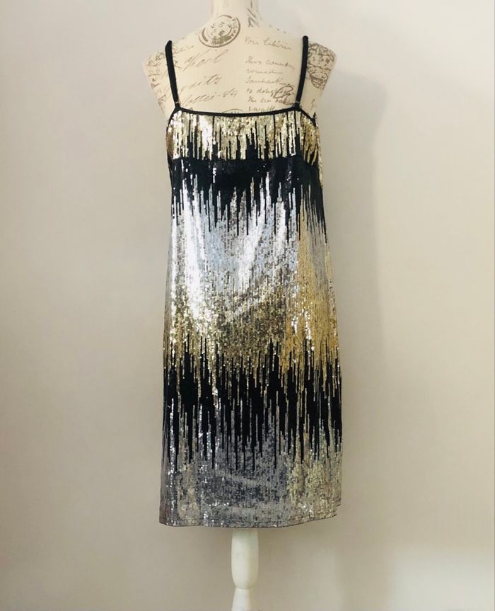 Robe de soirée pailletée - photo numéro 2