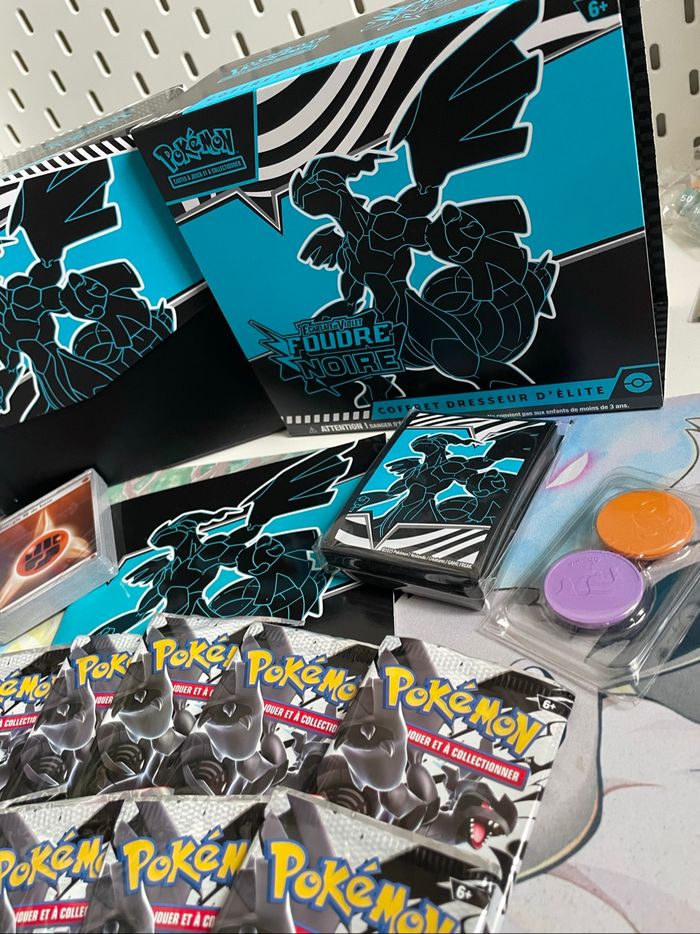 ETB Foudre Noire EV10.5 - 9 boosters + Goodies - Reconditionné - photo numéro 4