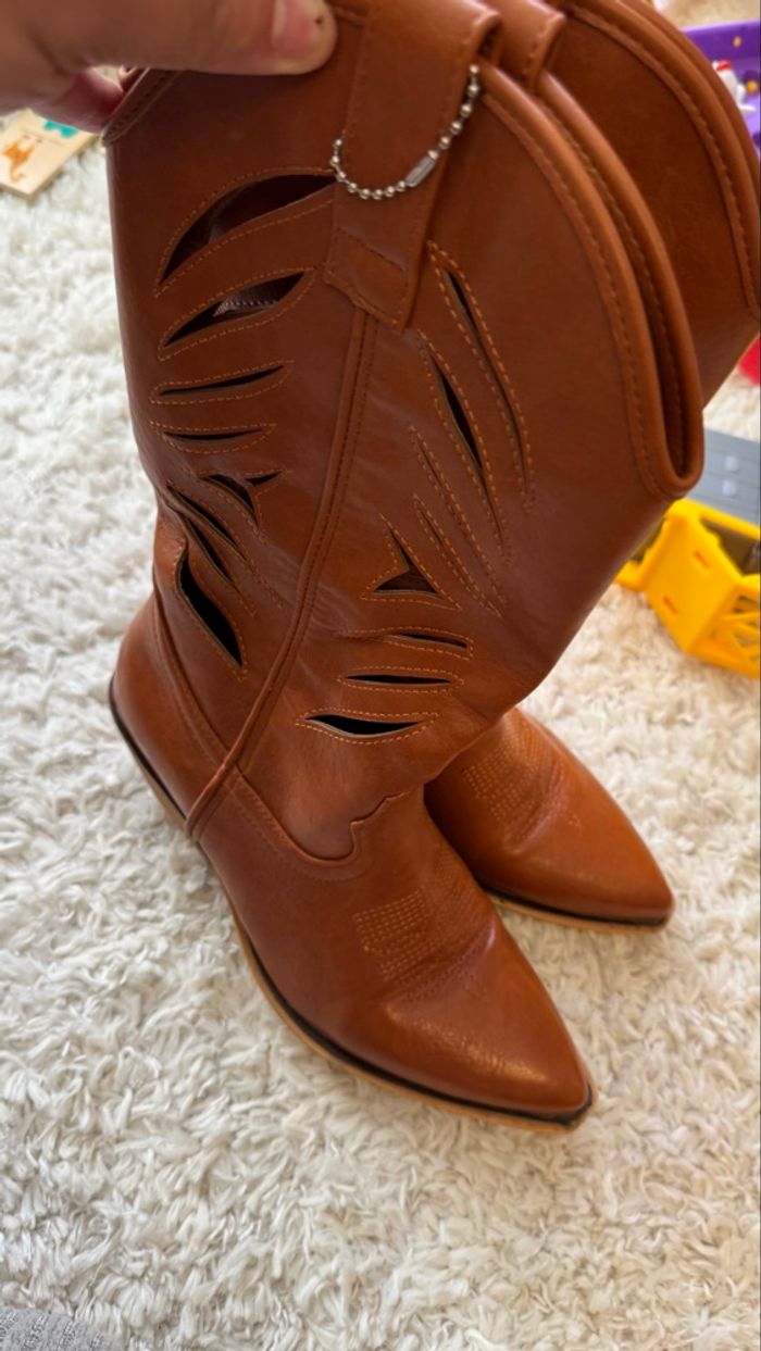 Bottines 👢 - photo numéro 2