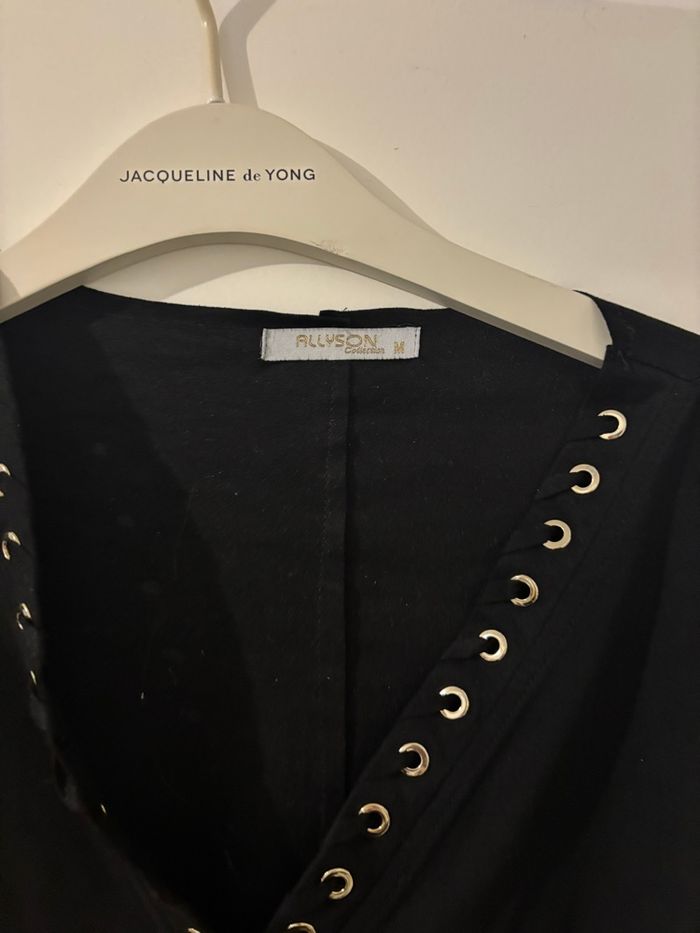 Haut noir daim avec trous  dorés Allyson taille M - photo numéro 3