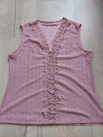 Jolie haut T 38 neuf