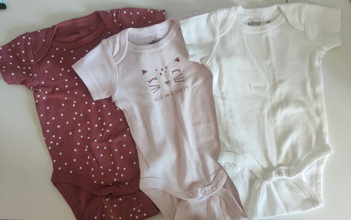 Lots de 3 bodies manches courtes fille 3 mois