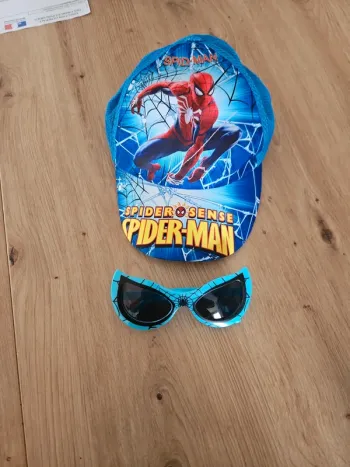 Casquette et lunette spiderman