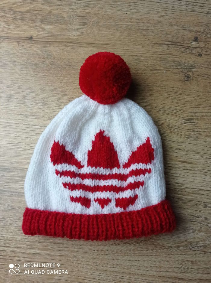 Bonnet fait mains 3/6 mois