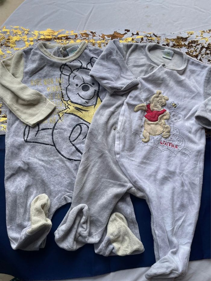 Lot deux pyjama Winnie 9mois