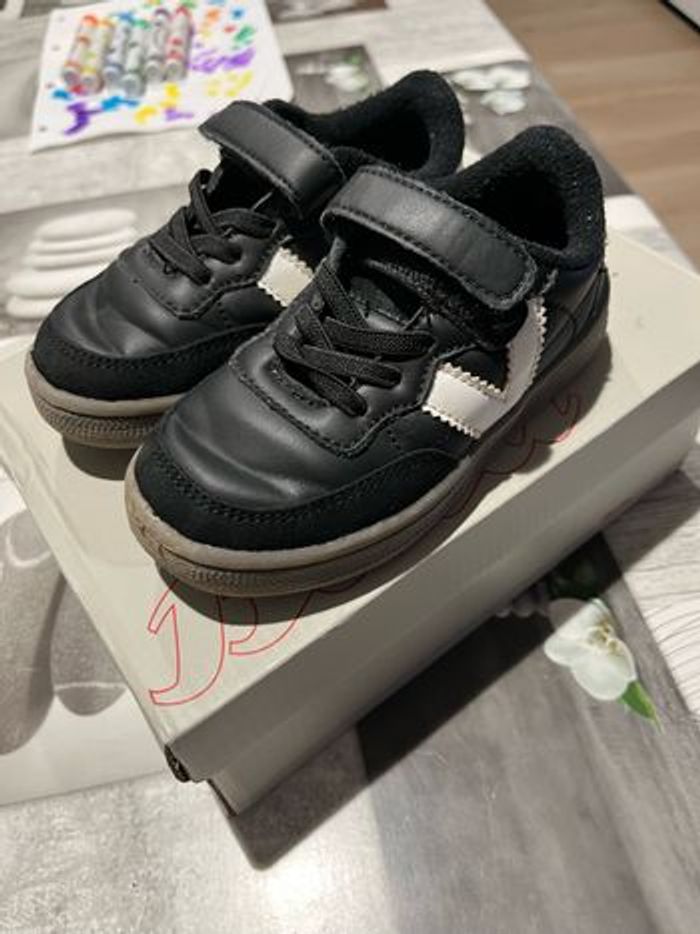 Basket Victoria, noir, garçon, taille 25