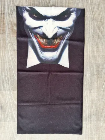 Cache-Cou « Joker » Neuf