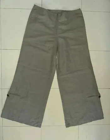 Magnifique pantalon kaki neuf Taille38 Berverly