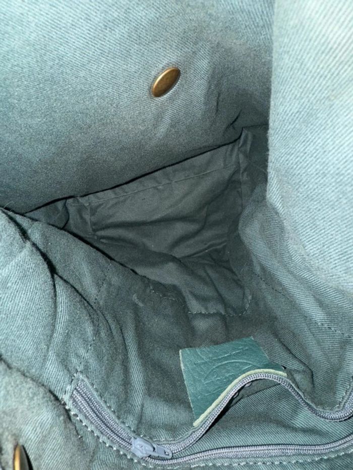 Sac à dos vert Création sacs mary, bon état mais il y a des marques d'usures, 21x31cm - photo numéro 11
