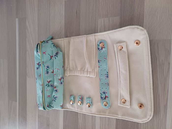 trousse de toilette ou maquillage - photo numéro 2