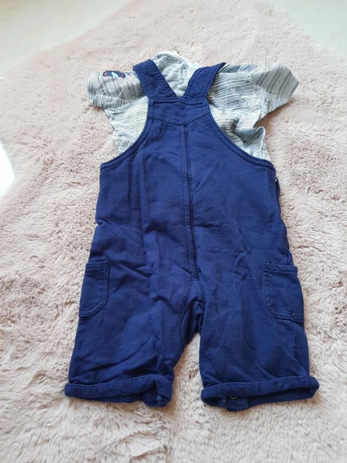 Salopette et tee shirt garçon 12 mois - photo numéro 4
