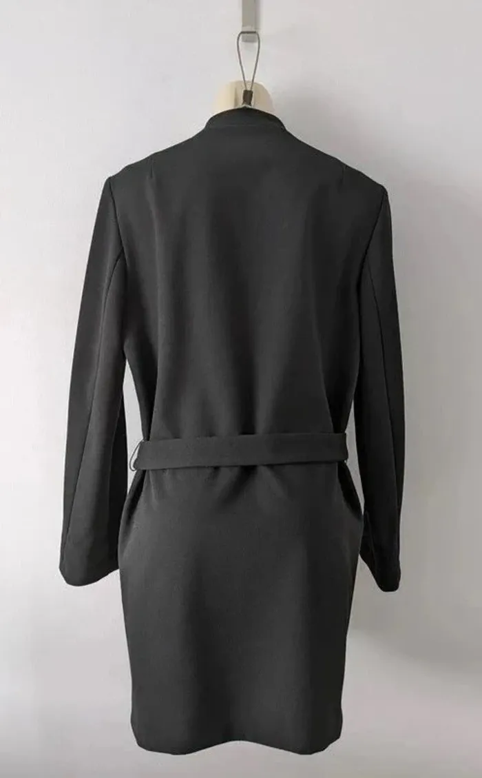 Veste noire mi-longue - Zapa - taille 38 - photo numéro 2