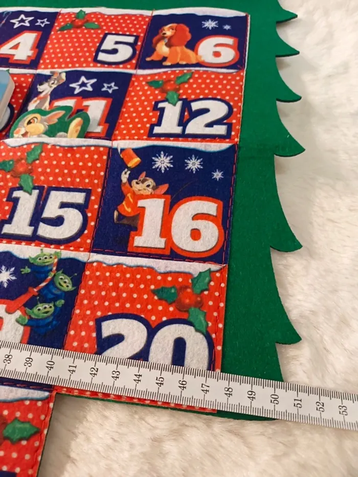 Calendrier de l’Avent Disney XXL Sapin feutrine + 24 personnages + Histoire Jour 25 Anglais Neuf - photo numéro 6