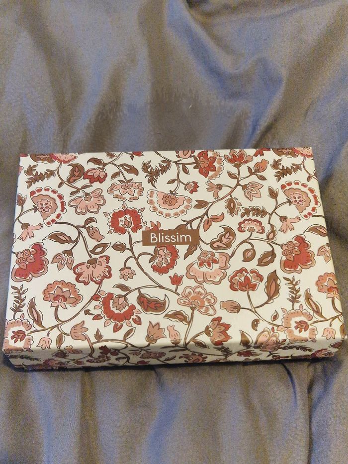 Lot 6  boîtes blissim 1 pochette - photo numéro 4