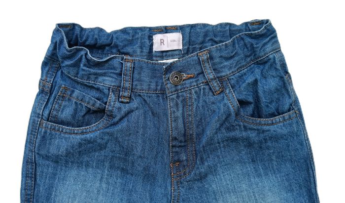 Short en jean bleu délavé. La Redoute. Taille 8 ans. 126 cm - photo numéro 2