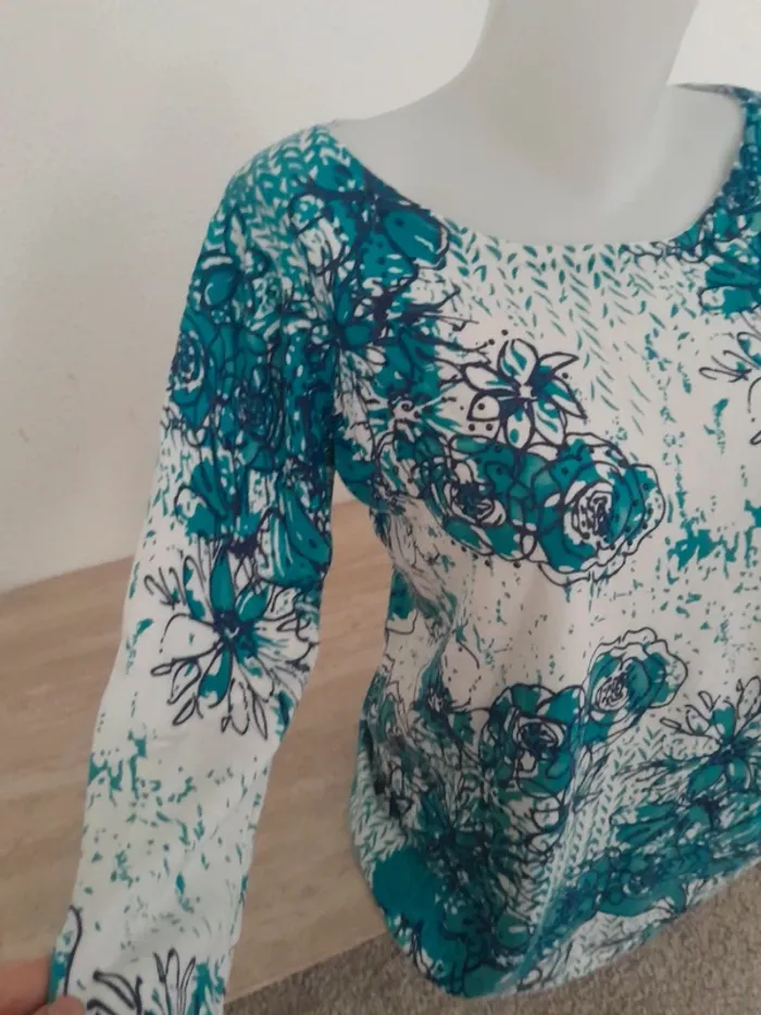 Pull legé 💫Riu Paris 💫Taille 40-L - photo numéro 3