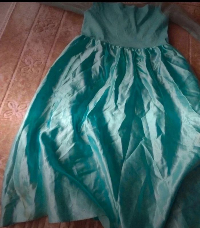 Robe reine des neiges 5/6 ans - photo numéro 4