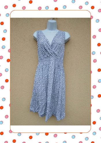 Robe blanche motifs bleu