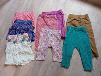 Lot pantalons/ shorts 18 mois 