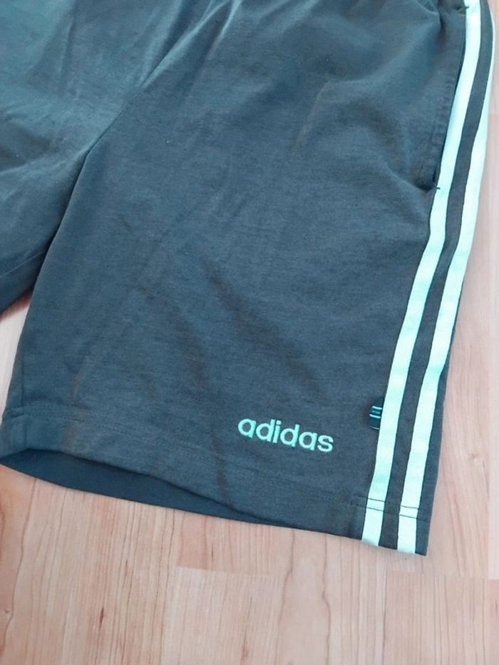 Short adidas taille 38 - photo numéro 2